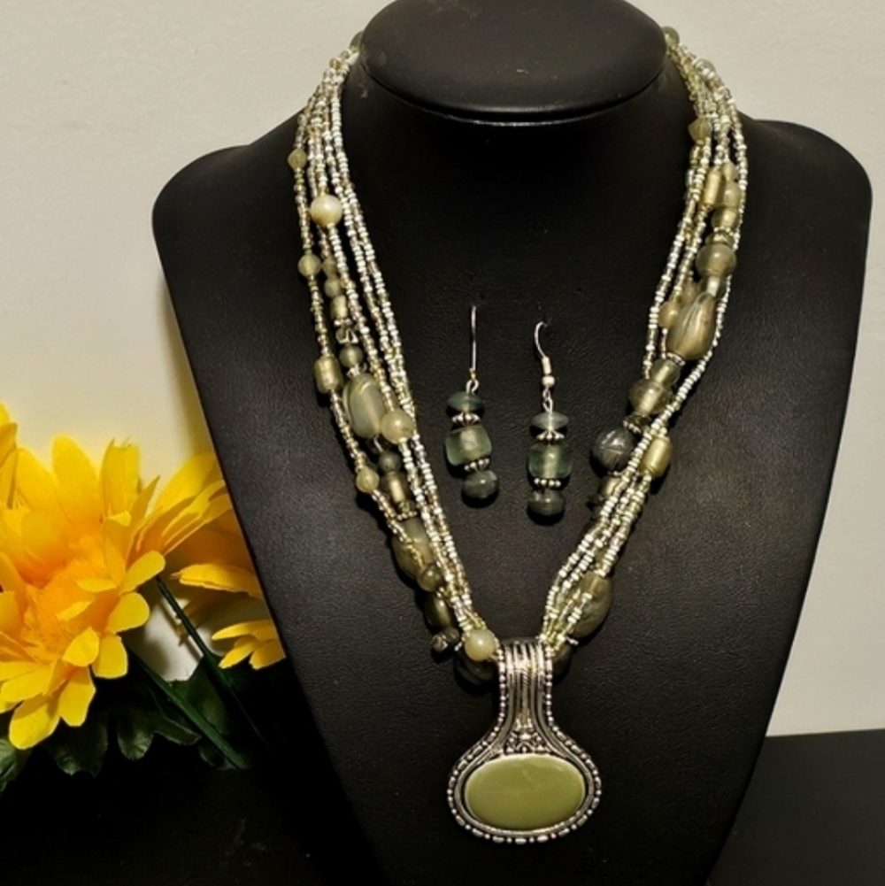 Serpentine 18" Necklace Set